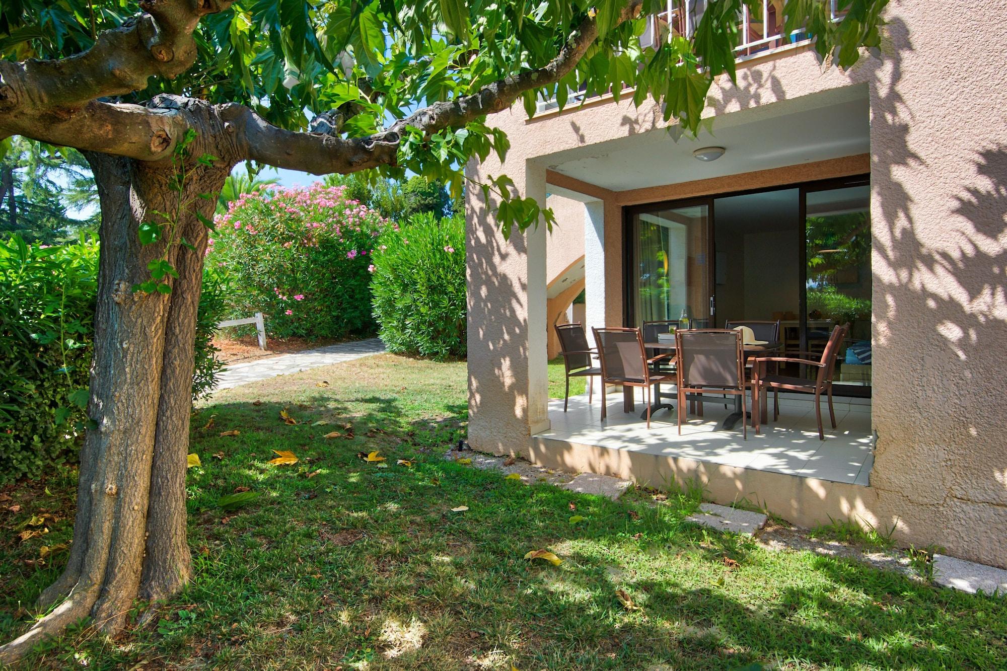 Residence Pierre & Vacances Les Parcs De 格里莫 外观 照片
