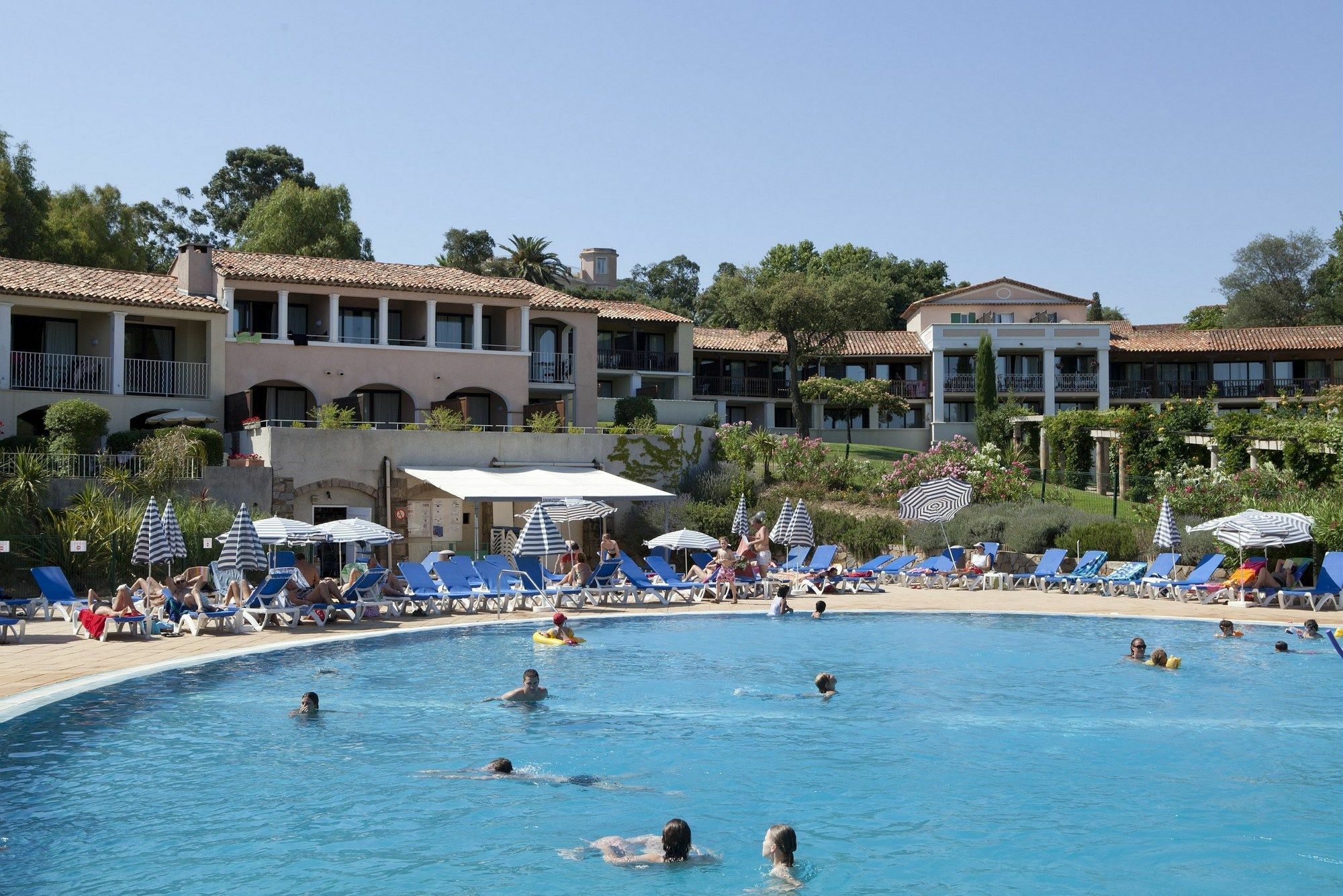 Residence Pierre & Vacances Les Parcs De 格里莫 外观 照片